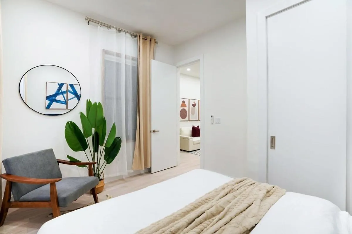 דירות ניו יורק 317-1D New 2Br Duplex Wd Private Backyard ארצות הברית