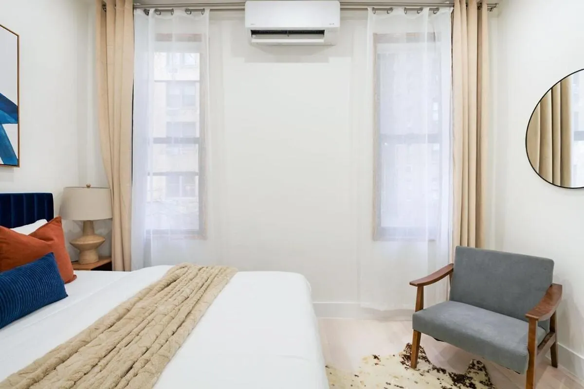 דירות ניו יורק 317-1D New 2Br Duplex Wd Private Backyard ארצות הברית